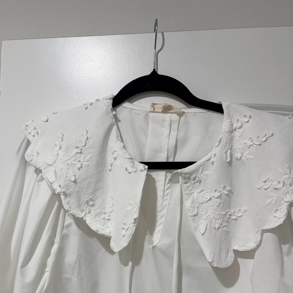 White Floral Scalloped Entro Top - Picture 5 of 7